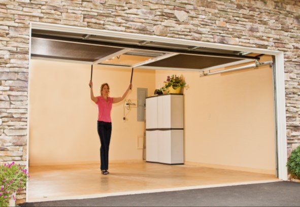 Lifestyle screen raised above the garage opening